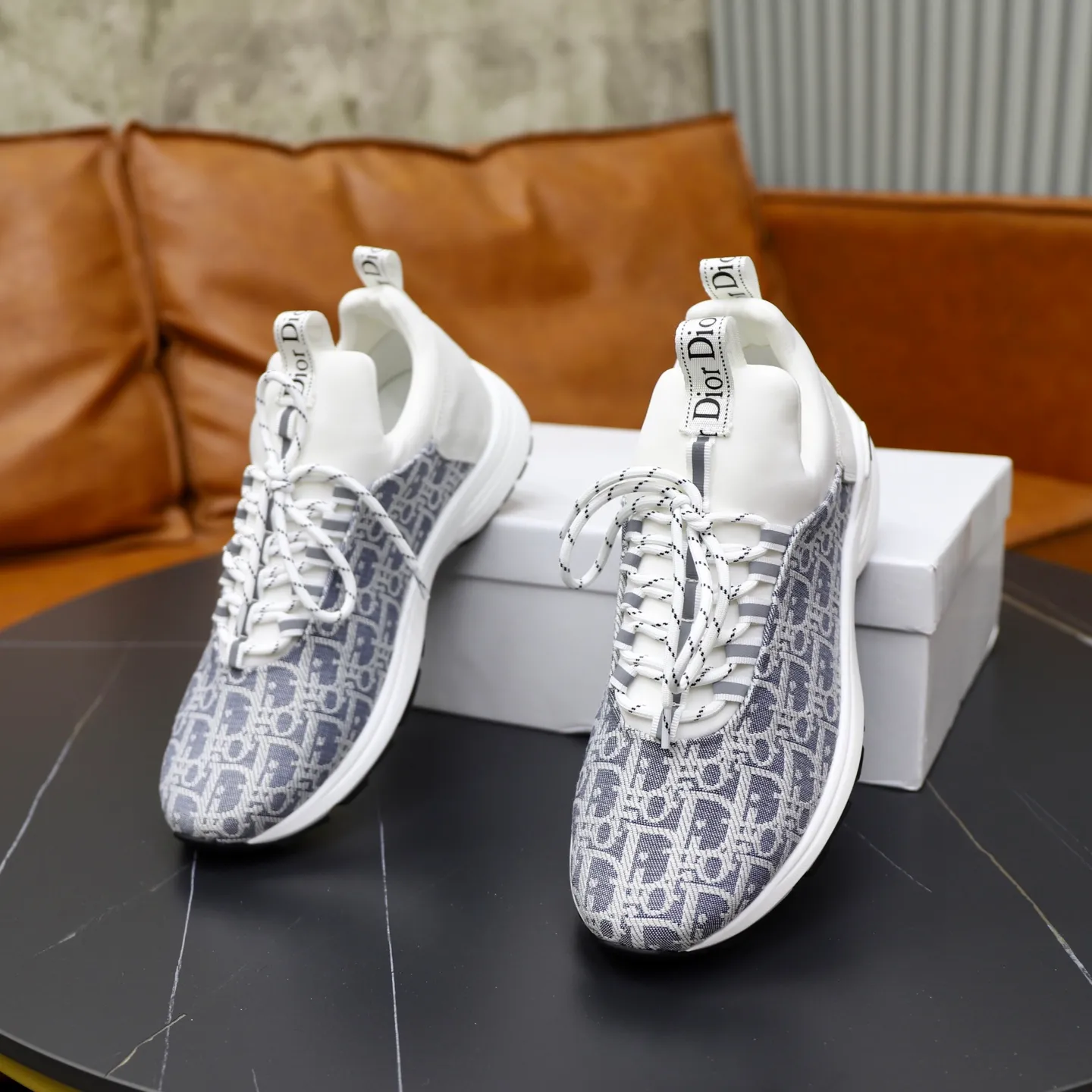Ex-factory price: 440💰🙅‍♂️🙅‍♂️🙅‍♂️ Brand: Dior DIOR Standard code: 38-44 (45 customized) Grade: Same as the official website Material: Original material splicing Comfortable and breathable lining Lightweight and wear-resistant sports outsole Style category: Men's fashionable casual shoes Running sneakers Distinguished luxury brand elements Top luxury Color: actual picture color
